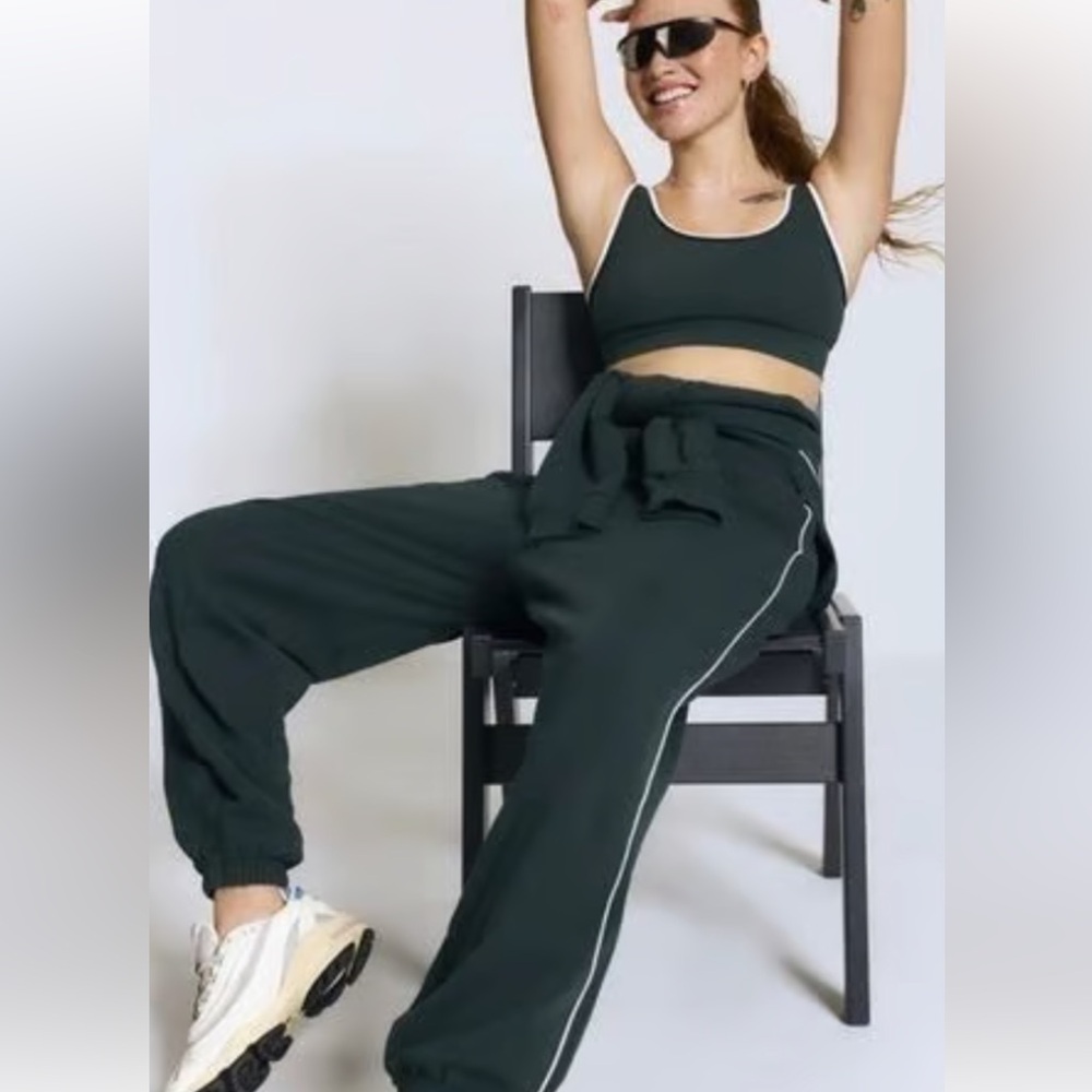 Athleta Forever Fleece Joggers. Colour: Cypress Size M